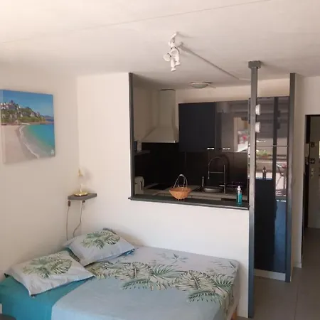 דירה Saint Clair - Elena *